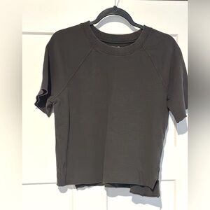 OFFLINE by Aerie short sleeve sweatshirt w raw hems and made to look lived in!